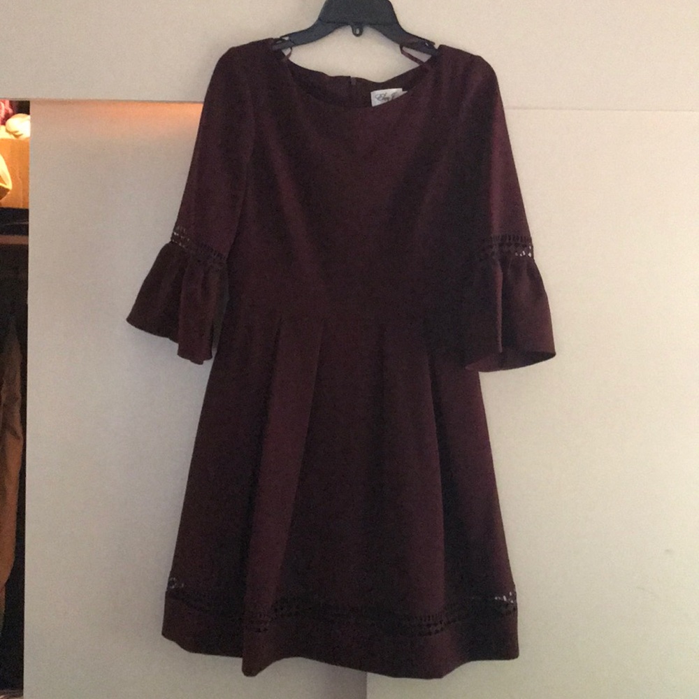 Eliza J Flared sleeve dress NWT